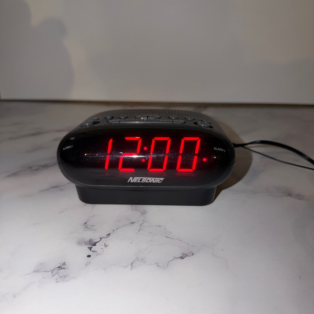 Nelsonic Dual Alarm Clock Radio AM/FM – Tested & Working